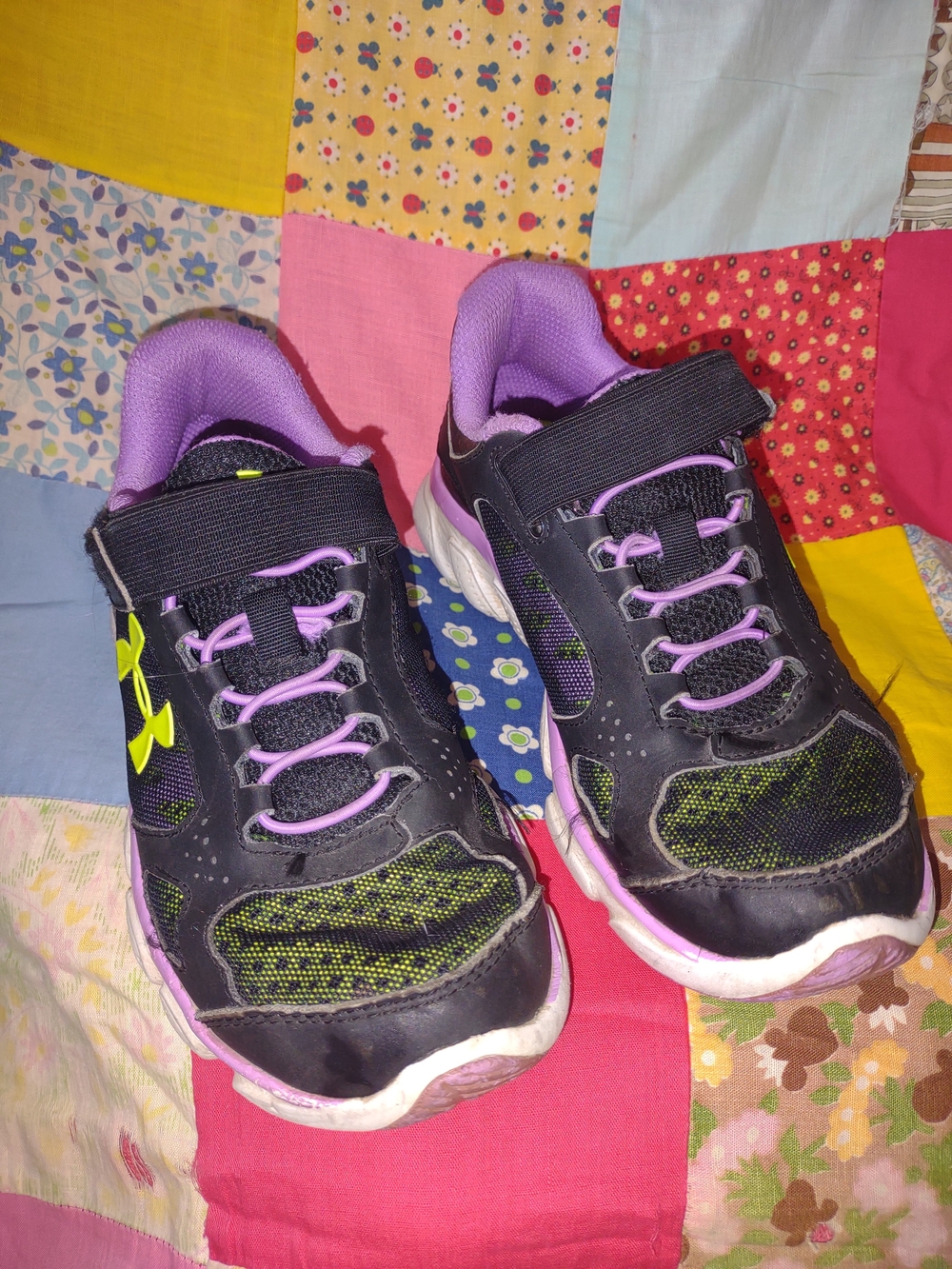 Girls Youth 1.5 Under Armour Kids' Black and Purple Athletic Shoes